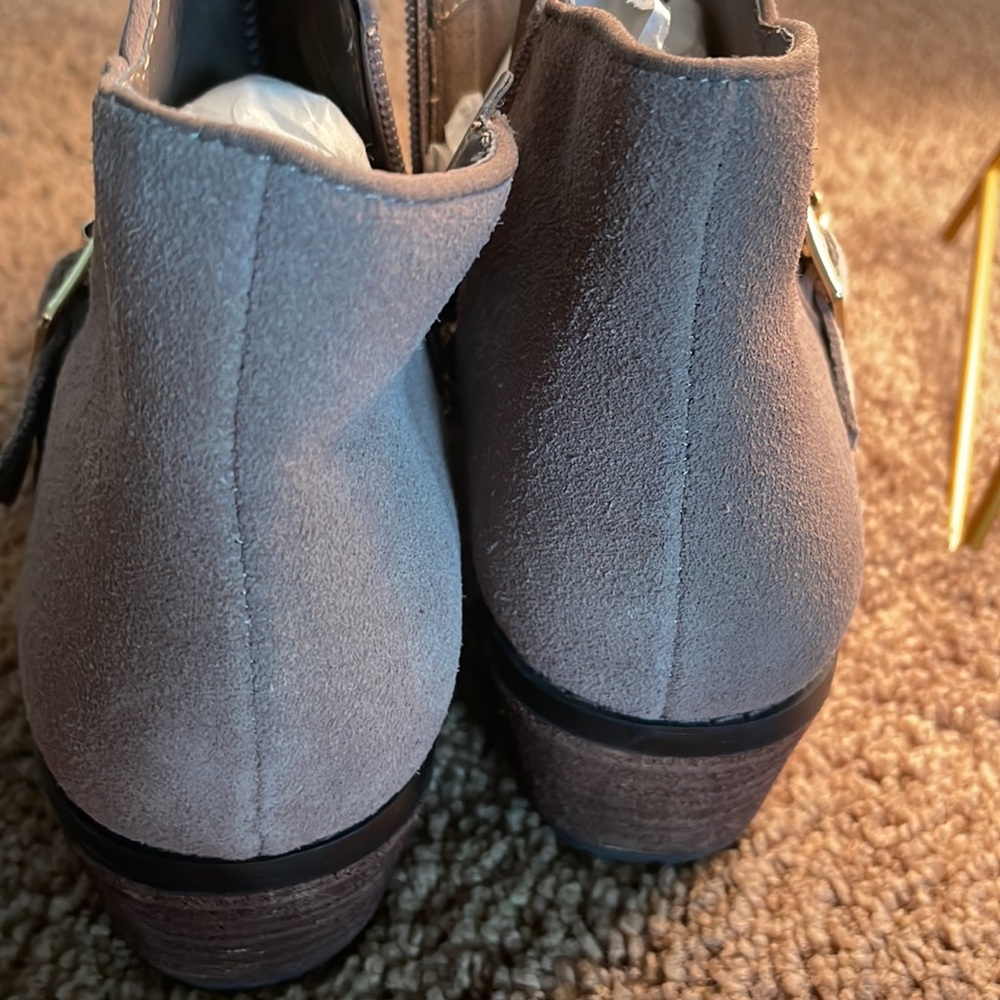 Brand new Lands End Side Zip Boots - Picture 3 of 8